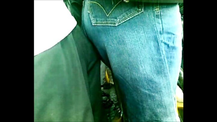 ఒక వ్యక్తి రష్యన్ అమ్మాయిని దెంగే సులభమైన BDSM