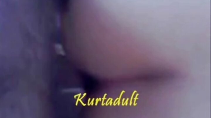 ఒక అందమైన అమ్మాయి అనుభవజ్ఞుడైన వ్యక్తితో సెక్స్ చేసింది